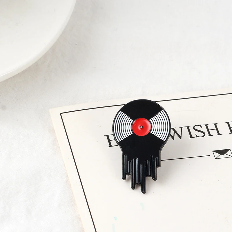 

Vinyl Records Brooch Enamel Pins Badge Vintage Phonograph Record Music flowing Brooch Pins Buckle Gift for men women music lover
