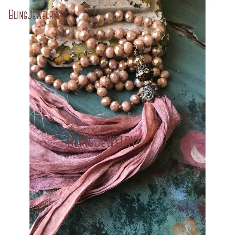 Приглушенное розовое ожерелье Sari с шелковой кисточкой кристаллами и бусинами