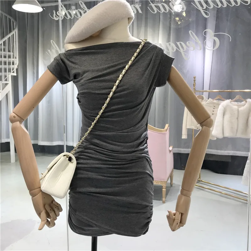 Женское летнее платье с коротким рукавом однотонное облегающее