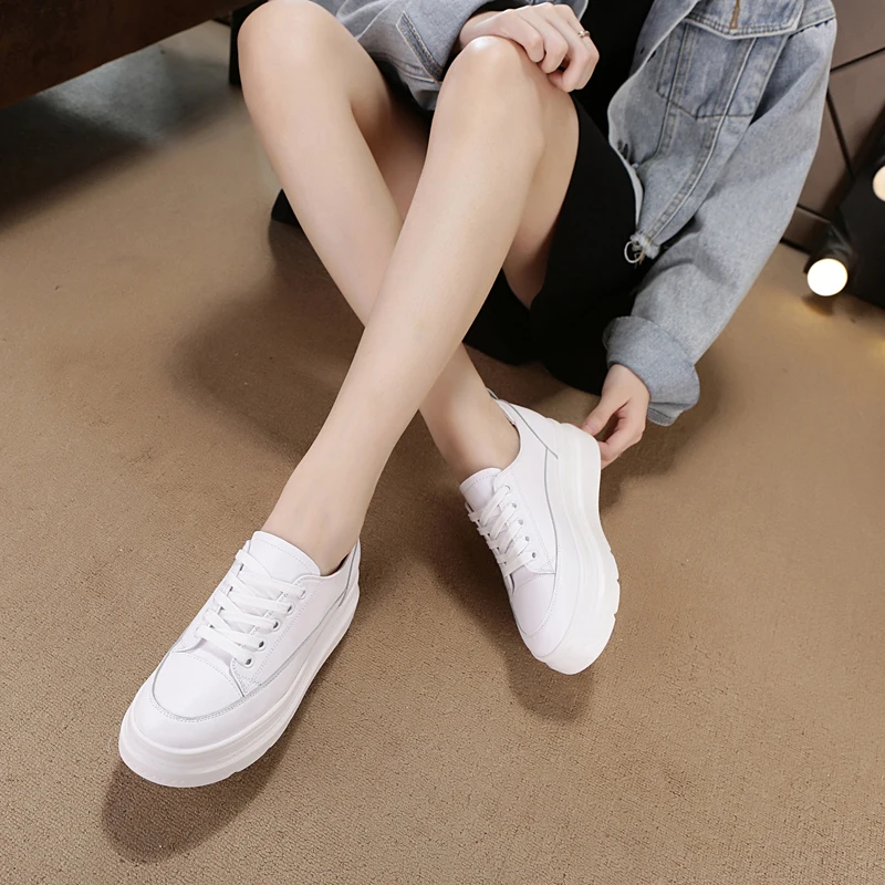 Женская обувь на плоской подошве SONDR белая повседневная шнурках из натуральной