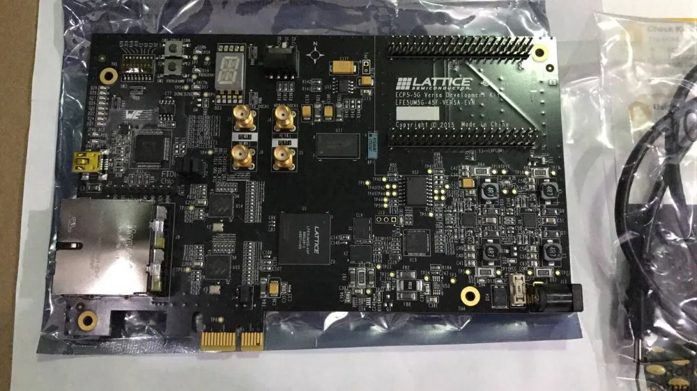 Решетка FPGA макетная плата ECP5-5G PCIe LFE5UM5G-45F-VERSA-PROMO