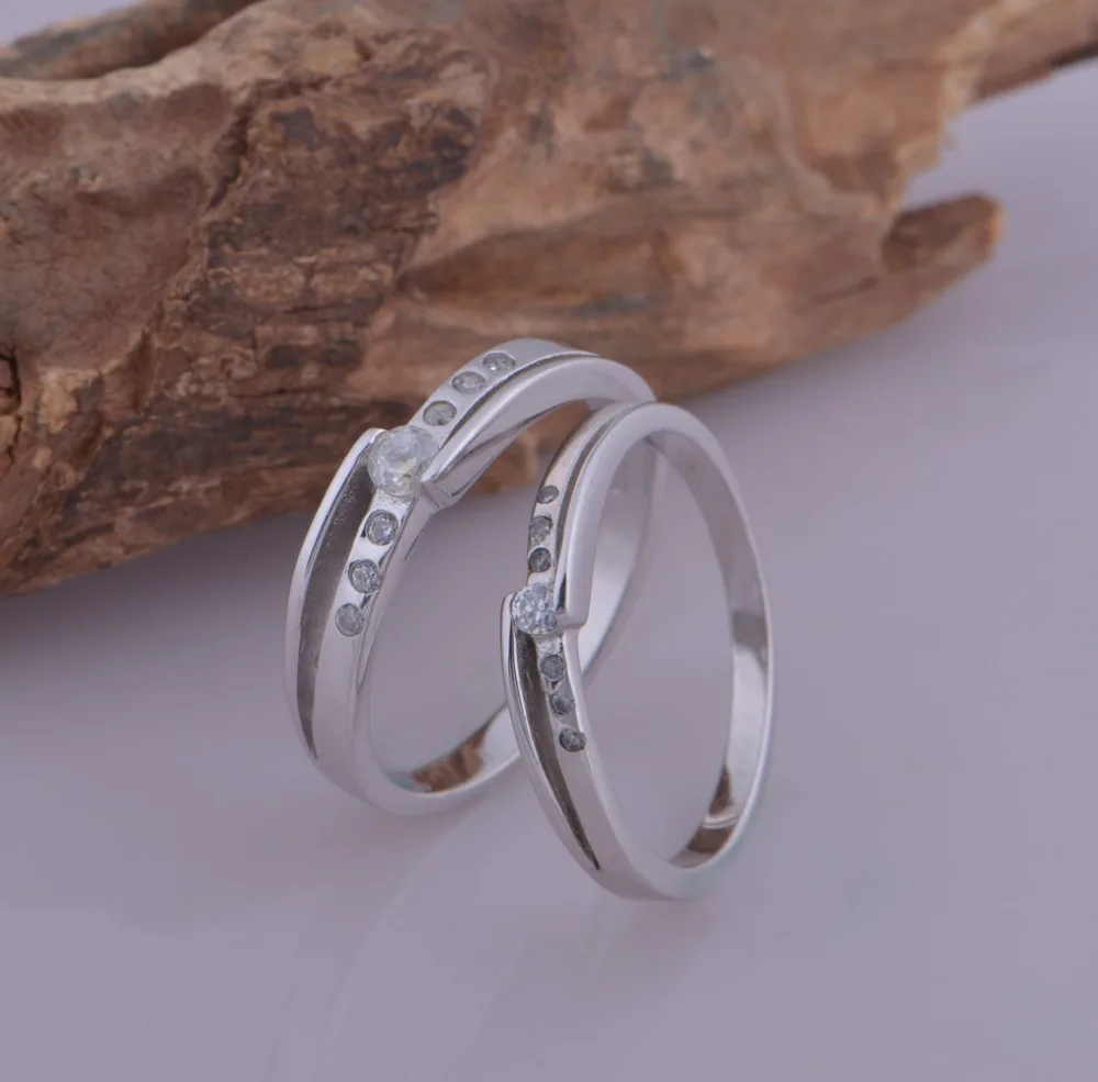 Романтические парные кольца позолоченные ювелирные золотистые с фианитами для