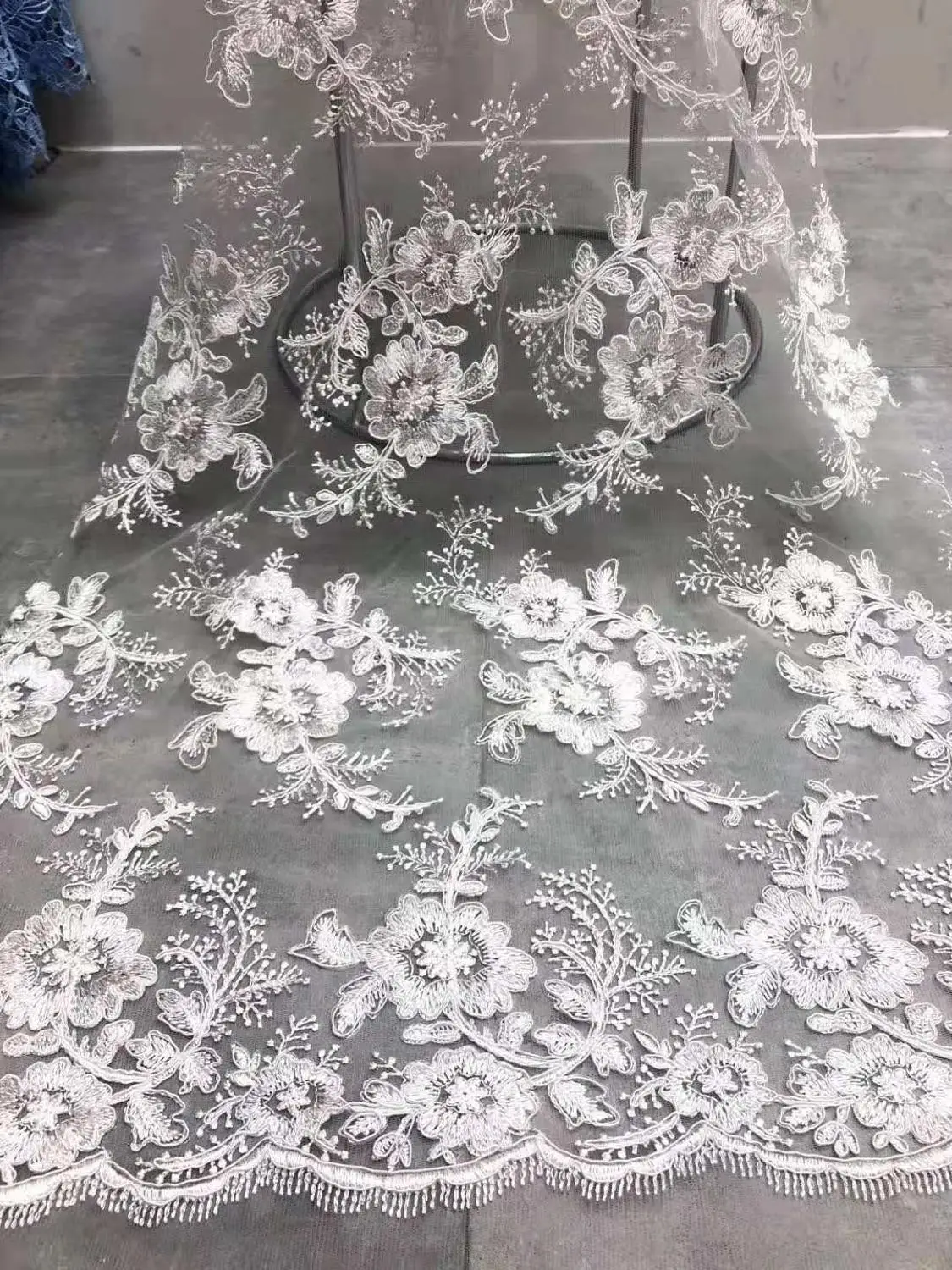 Водорастворимая нить высокой плотности вышитая французская сетчатая газовая