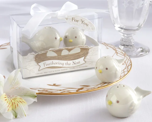 

14sets/lot wedding favor--Feathering the Nest Ceramic Birds Salt & Pepper Shakers Baby Favors