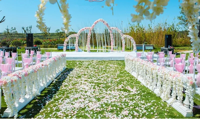 Пластиковый или металлический забор римская колонна проход дорожная дорожка