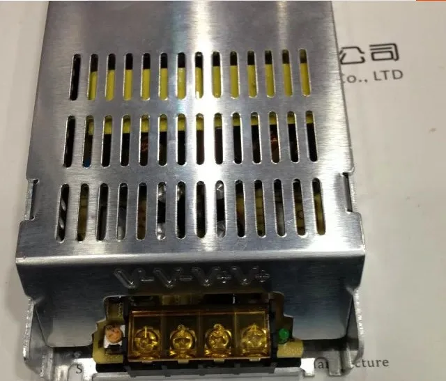 Ультра тонкий светодиодный импульсный источник Питание 12 V 20A 240 W Электронный