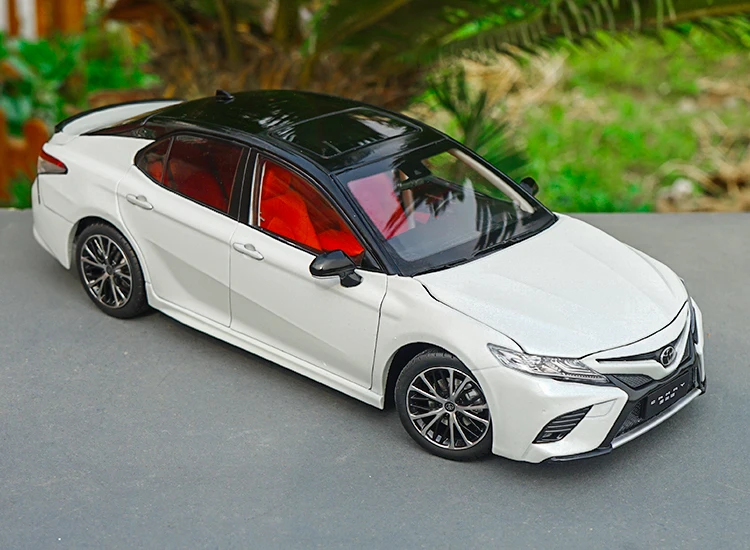 Изысканный 1:18 Toyota восьмого поколения Camry спортивная версия модели сплава автомобиля, коллекционная машинка Модель украшения