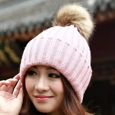 Женская трикотажная кепка с помпонами теплая плотная однотонная шапка из