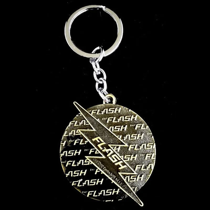 DC Comics флэш-памяти Lightning брелок красный золотистым логотипом 6 см с металлическими заклепками; туфли-лодочки брелок для ключей подарок цепочка для ключей с кольцом-держателем для автомобильные сувениры