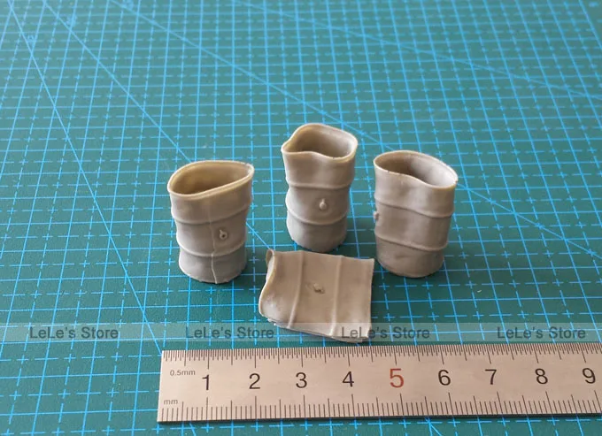 1/35 смолы солдат сцена аксессуары заброшенные старые масляные барабаны 200Л (4 шт) |