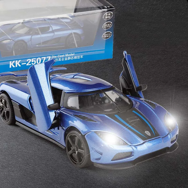 Синий 1:32 Koenigsegg суперкар литая под давлением модель автомобиля оттягивающая игрушка электронный автомобиль классические детские игрушки подарки - Цвет: Синий