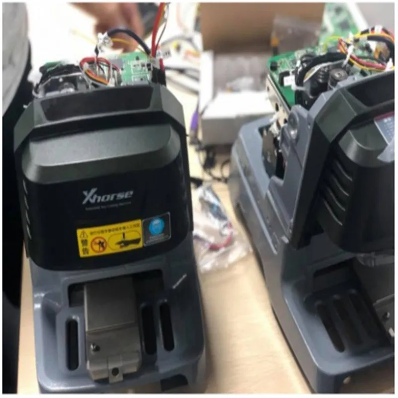 Устройство для резки ключей Xhorse Dolphin XP005 V1.4.2 работает с телефоном через Bluetooth |