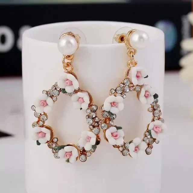 

Tassel Gold Flower Pearl Earrings For Women Night Club Charming Round Stone Jewelry Hot Sale Promotion Gifts