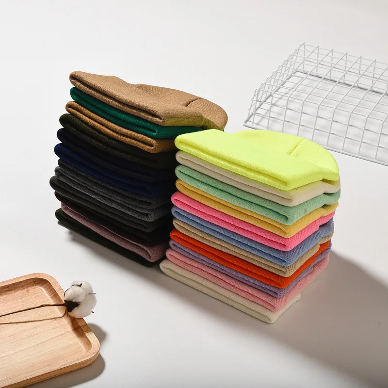 Зимние женские шапки вязаные однотонные милые для девочек осенняя Женская