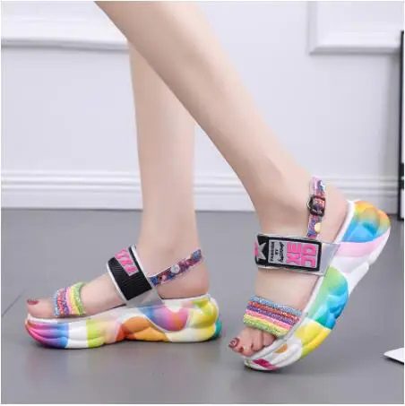 Женские Яркие босоножки на толстой платформе INS разноцветные танкетке женские