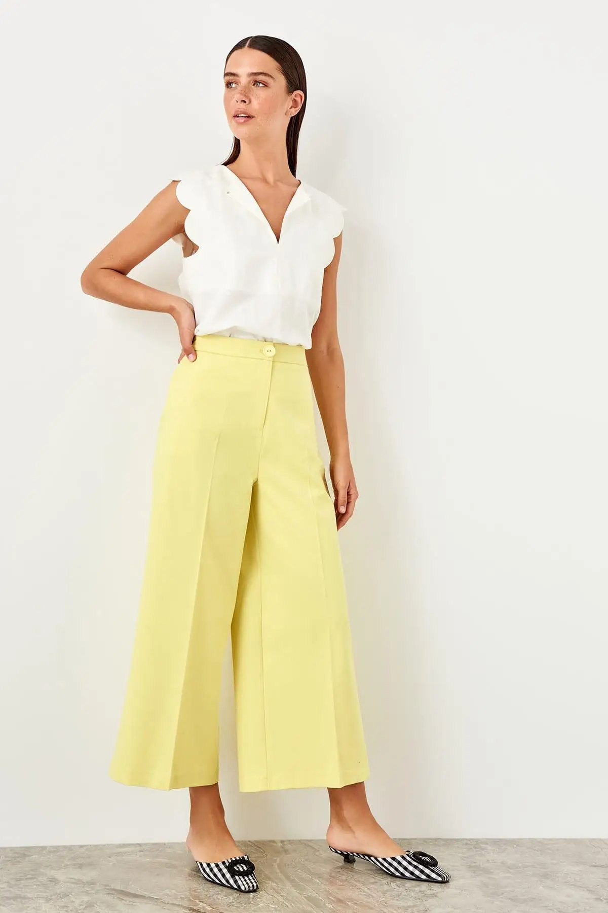 Trendyol желтые расклешенные брюки TWOSS19XM0221|Брюки| |