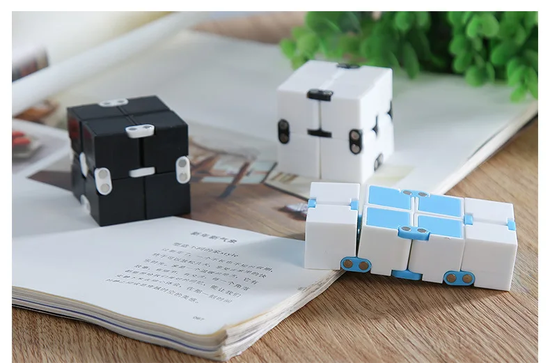 Пятно неограниченное Magic Cube флип карман магический куб бесконечное блок творческий декомпрессии игрушки для детей 3d Puzzle почтой