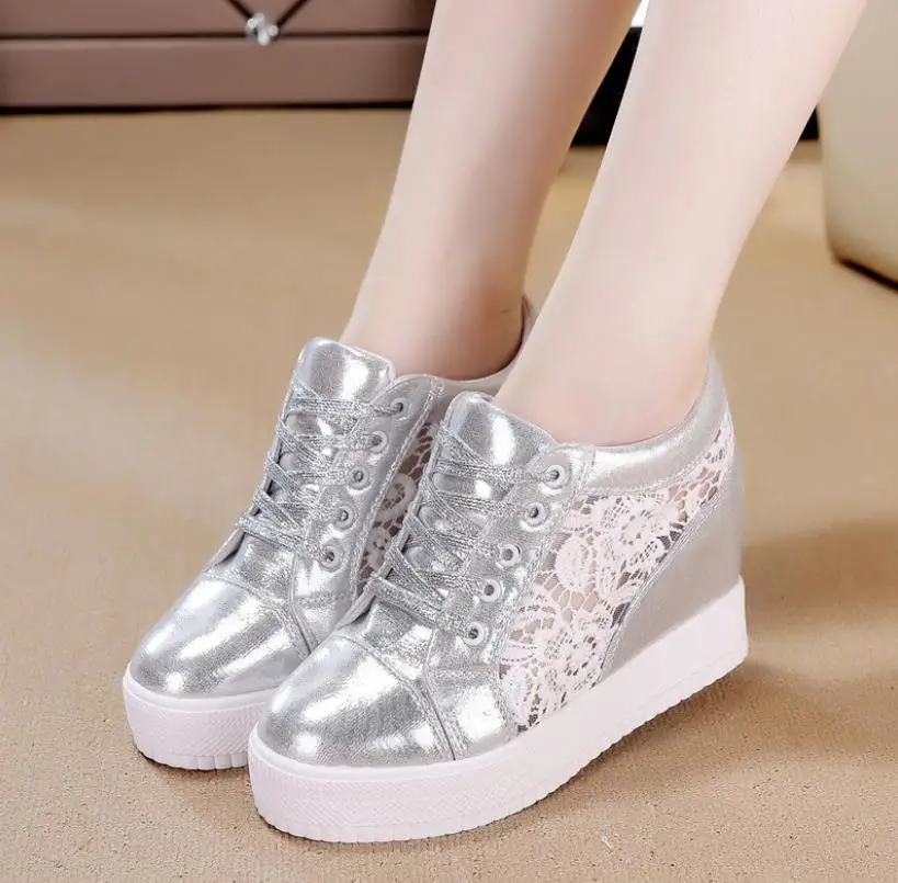 Женские сетчатые кроссовки на танкетке Элегантные повседневные слипоны скрытой