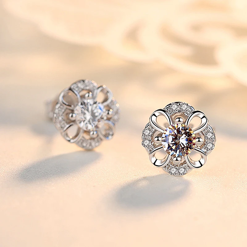 

For Women 18K White Gold AU750 0.5CT 5MM Round Cut Moissanite Earrings Birthday Gift Engagement Wedding Earrings