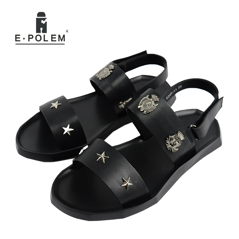 

2017 Summer Men New Style Black Joker Star Rivet Casual Rome Sandals Fashion Hollow Out Breathable Leather Beach Sandals