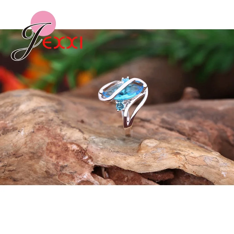 Очаровательное модное кольцо Wemen Jelwelry блестящее голубое с фианитами из