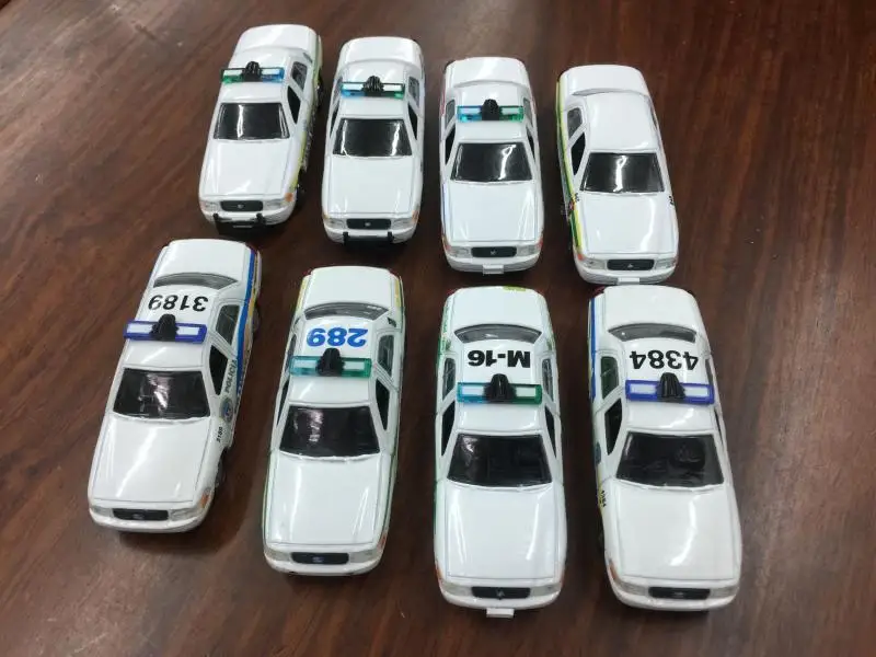 Новый Премиум литой металлический сплав 1:64 Crown Victoria 2002 Ford модель полицейской