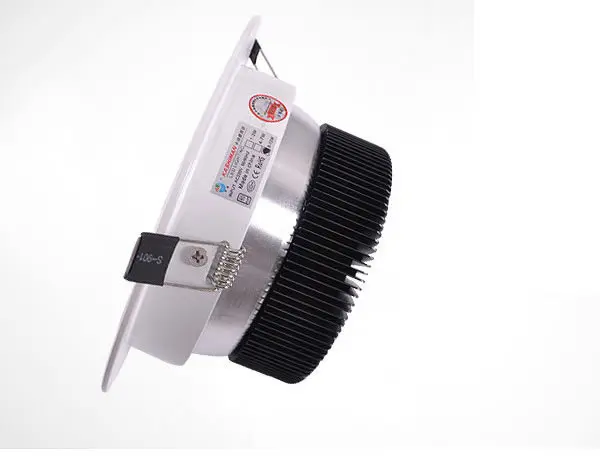 Новейшие светодиодные светильники с регулируемой яркостью 18 Вт встроенные