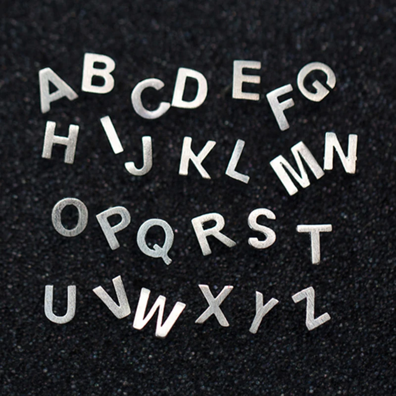 Женские серьги гвоздики из серебра 2019 пробы с 26 английскими