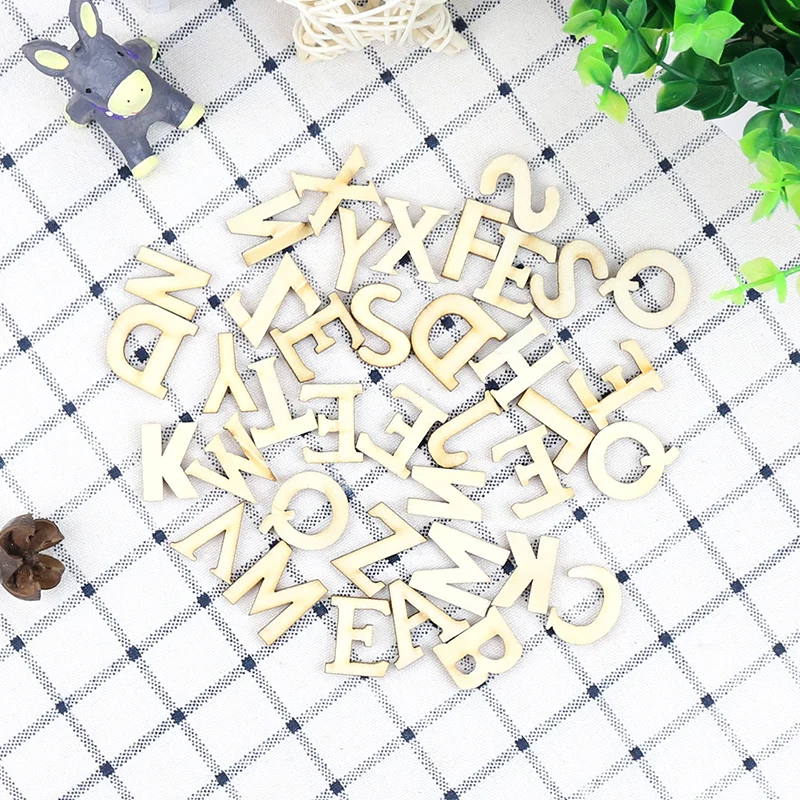 100 шт./пакет английские буквы кусочки дерева могут быть окрашены деревянные