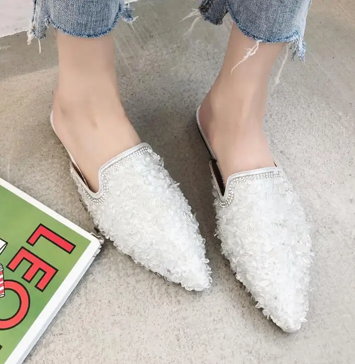 Летние блестящие тапочки с плоской подошвой Для женщин острым носком Тапочки