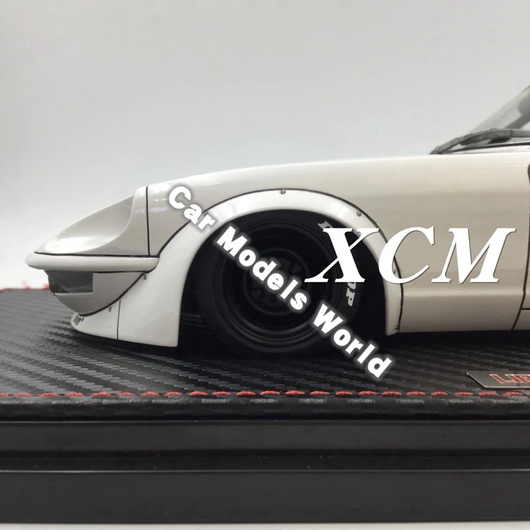 Полимерная модель автомобиля для IG-Model Fairlady Z(S30) 1:18(белый)+ маленький подарок