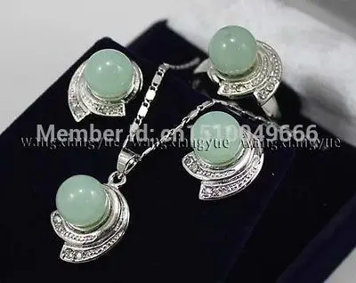 

Hot sale FREE SHIPPING>>>>Green jade Earrings & Ring & Necklace Pendant Set