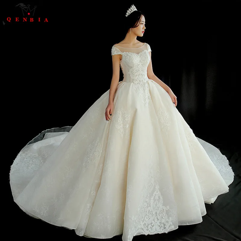 Custom Made Empire Long Train Fluffy Lace Tulle Flowers Luxury Formal Wedding Dresses 2021 Vintage Wedding Gown YB132