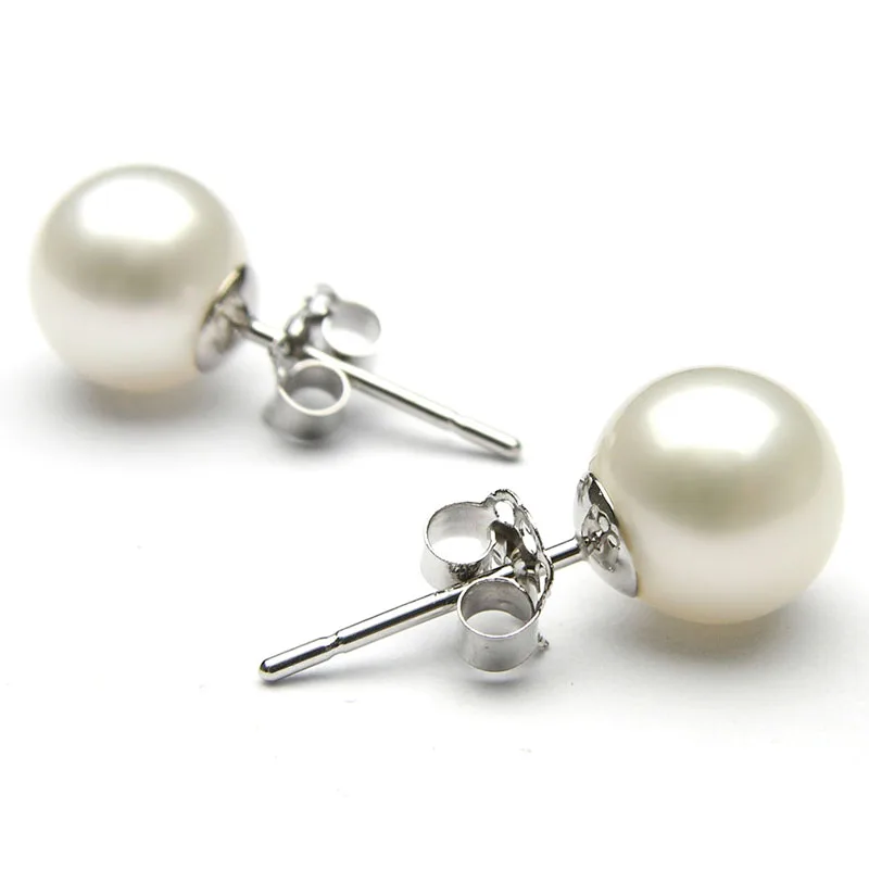 

AAA 6-7mm Round Natural White Freshwater Pearl Stud Earrings with 925 Sterling Silver Post