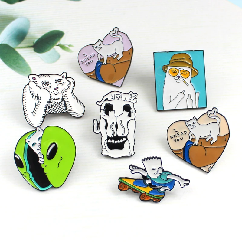 Игрушка для кота коллекция эмалированная брошь-кнопка кошка чужой Прохладный