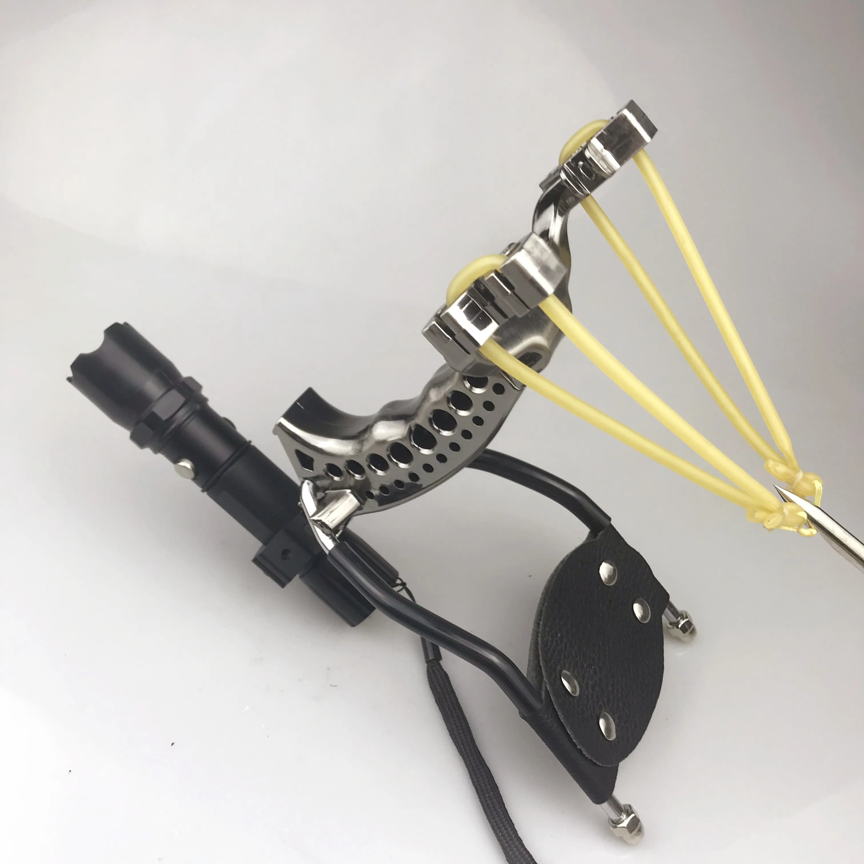 Мощный охотничий набор Slingshot Pro Fish Shooting Arrow Catapult для рыбалки на открытом воздухе