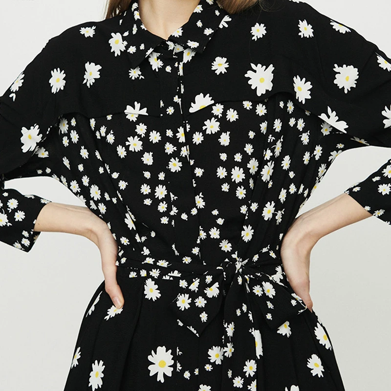 Женское кружевное платье средней длины с коротким рукавом белое и синее вечернее