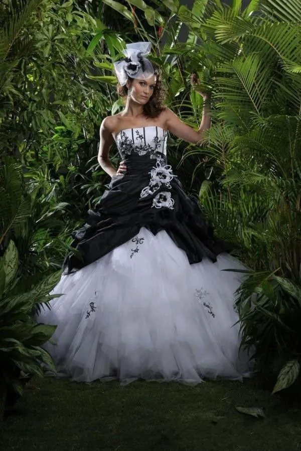 Черное платье в готическом стиле бальное принцессы на свадьбу кружевное с