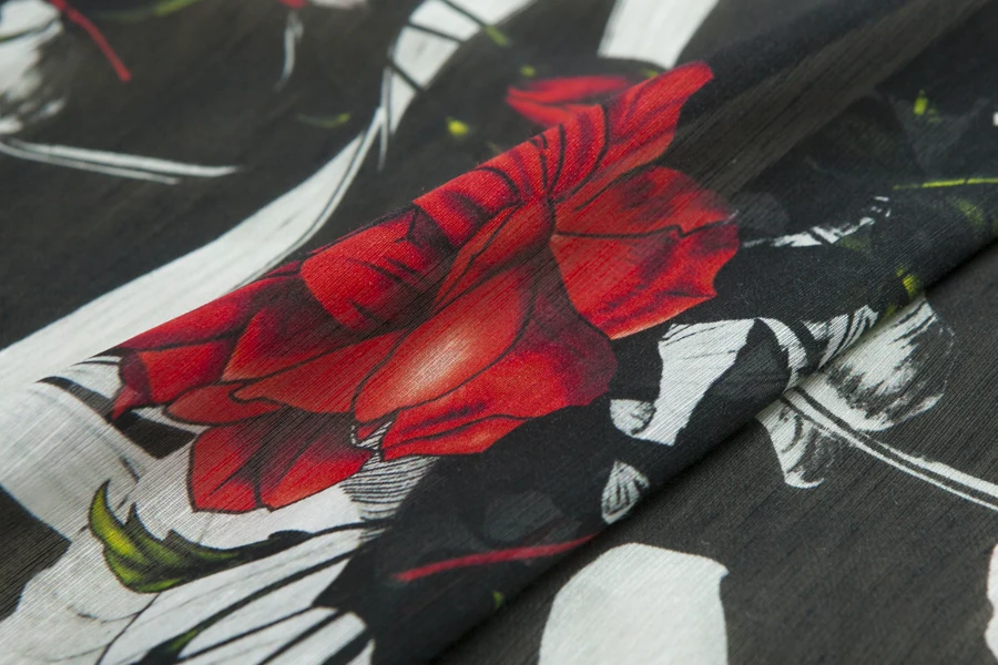 Напечатанная смесь из шелка и льна с цветочным узором Твила тропическая