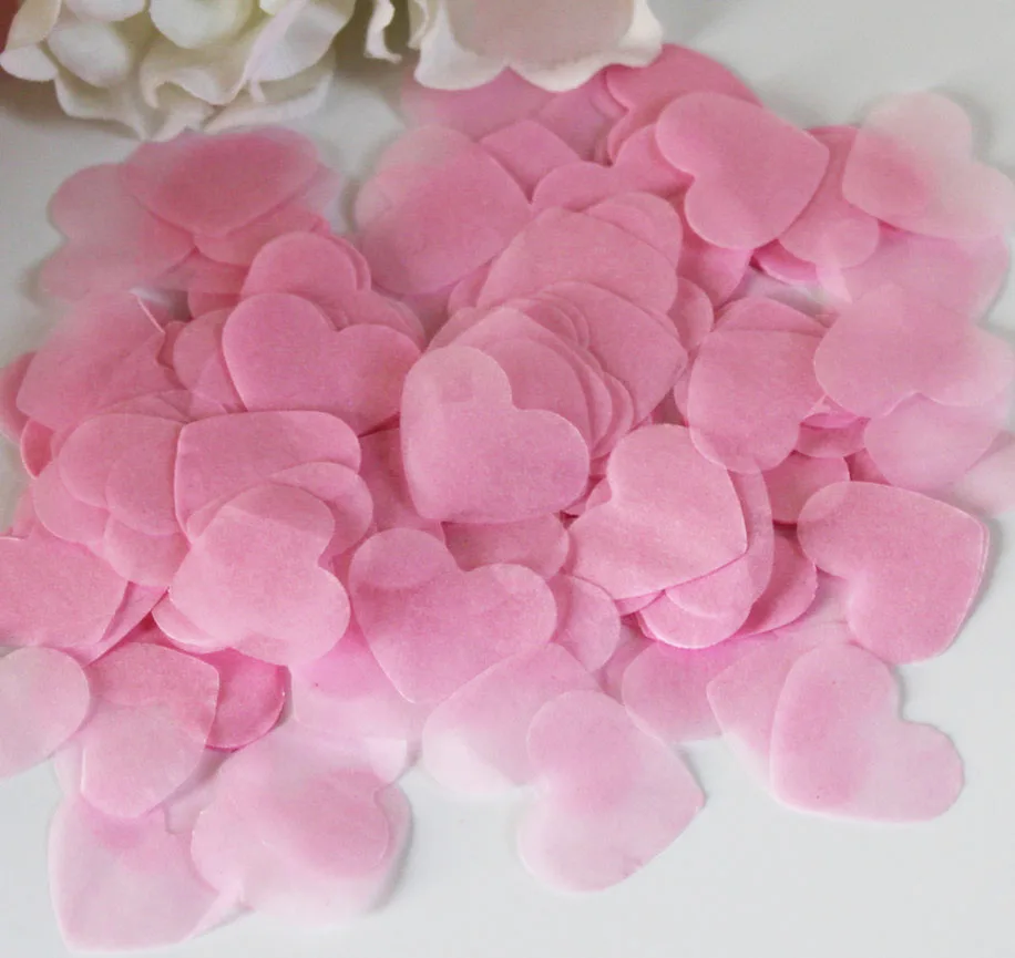 Румяна для свадьбы светло розовые цвета фуксии с сердечком конфетти цветами