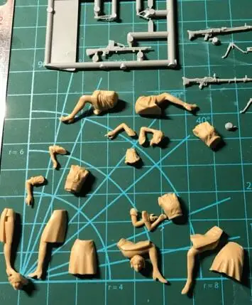 1/35 наборы из смолы, немецкая женщина, житель с пистолетами, 1 набор