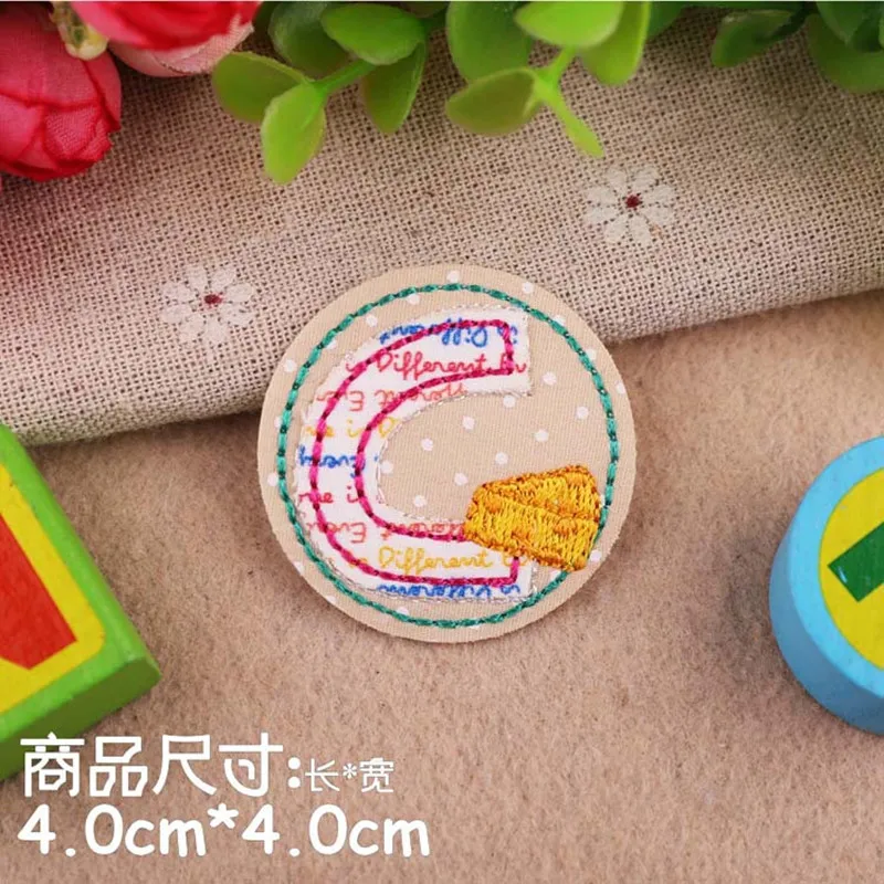 Многоцветные нашивки с вышитыми буквами на английском языке в полоску для одежды