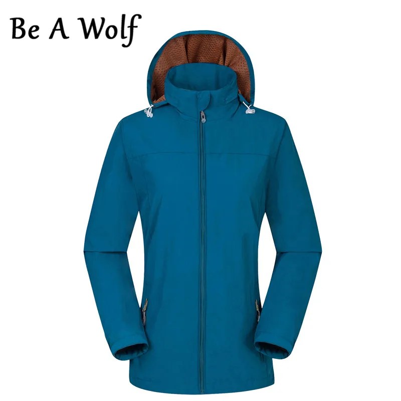 Light blue Походная куртка для женщин, для улицы, софтшелл, ветронепроницаемая, водонепроницаемая, полиэстер, дышащая, для кемпинга, альпинизма, пальто, треккинговые куртки 1719 - Цвет: Light blue