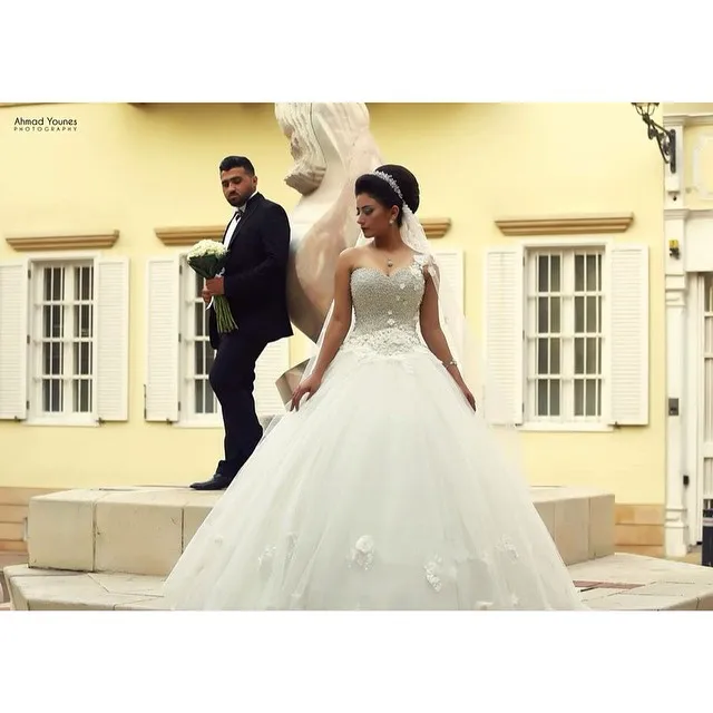 Роскошное Новое свадебное платье 2017 бальное с вырезом сердечком и шлейфом корсет