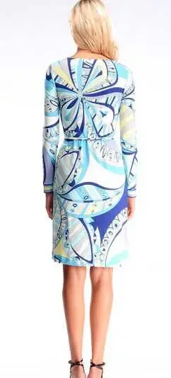 Модное осеннее платье нового фасона 2017 от кутюр с принтом и поясом удобное