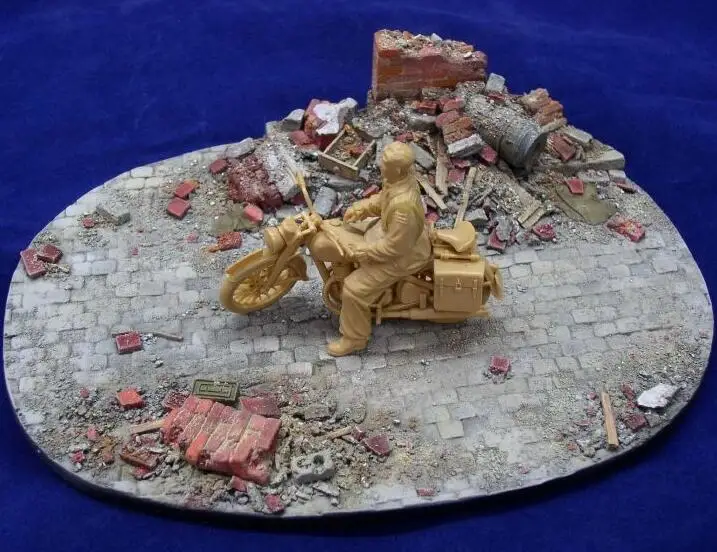 

1/35 Small European Ruin Resin Diorama Base (no Figure and Vehicle) 155mm X 110mm X 40mm