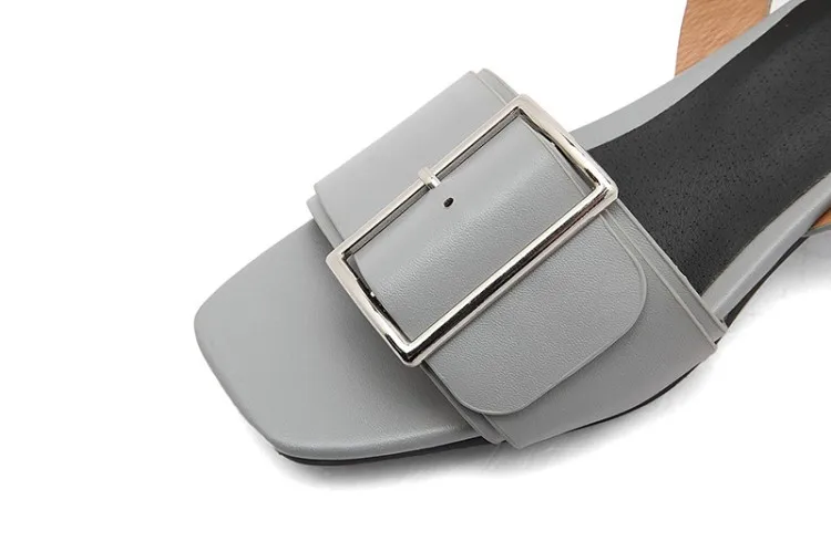 Новинка Женская обувь Босоножки на квадратном каблуке Металлическая с ремешком