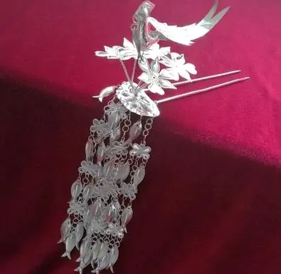 Step to shake the ancient costume Chinese clothing accessories bride stage hair ornaments headdress long fringe Miao silver | Украшения и