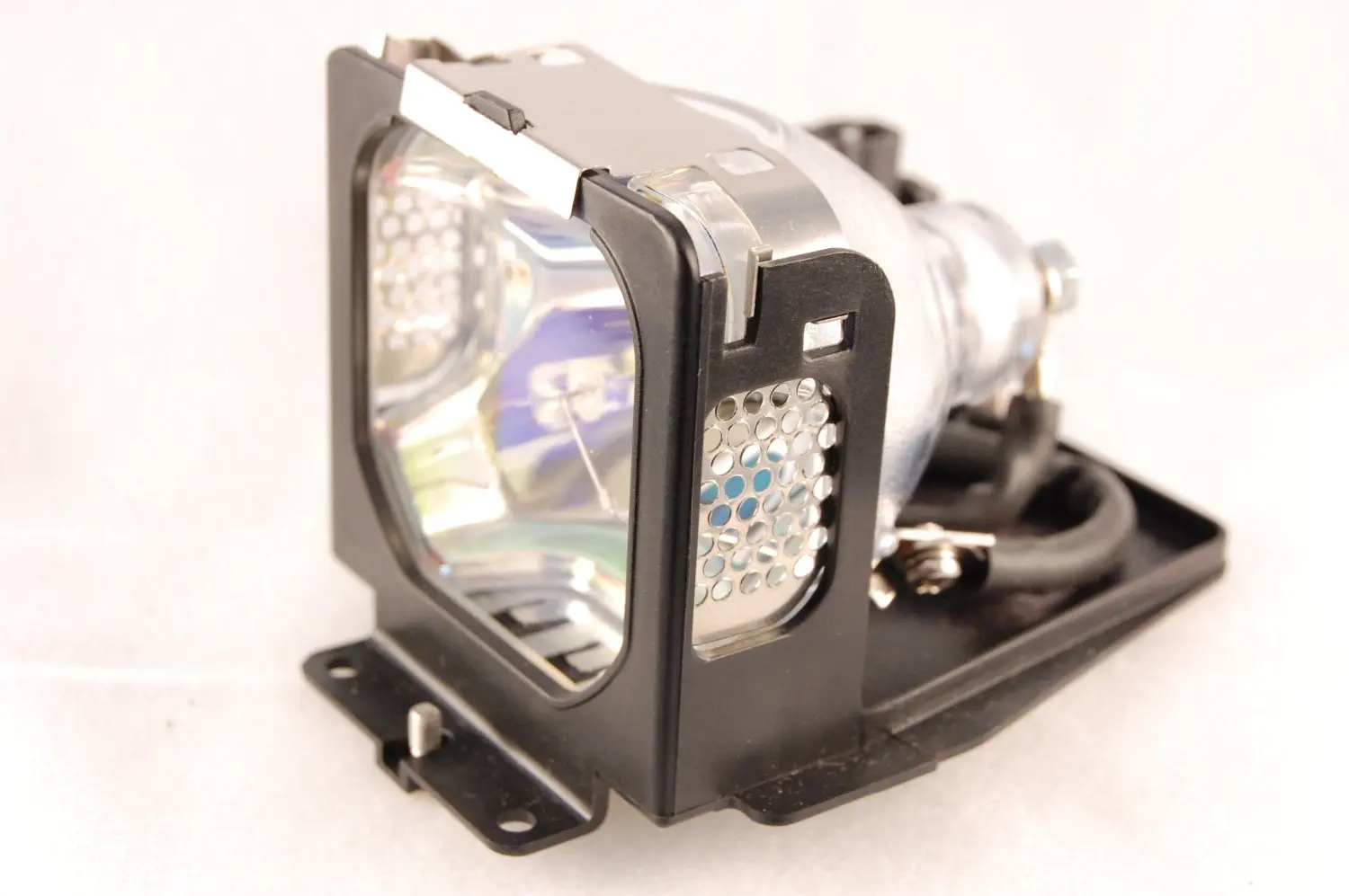 

POA-LMP55 LMP55 GLH-037 for SANYO PLC-XU25 PLC-XU47 PLC-XU48 PLC-XU50 PLC-XU51 PLC-XU55 PLCXU58 Projector Bulb Lamp With HOusing