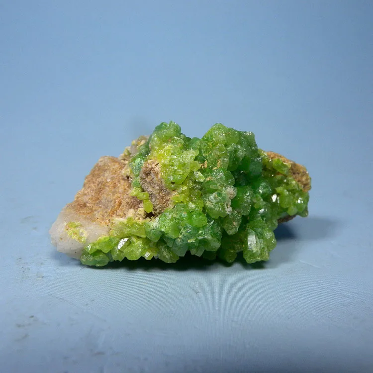 Природный минерал Pyromorphite природные минеральные кристаллы учебные образец